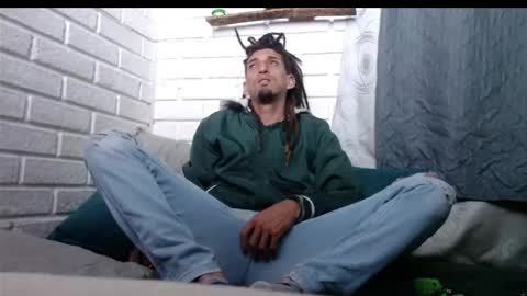 Snapshot of davils12 chatting on March 8, 9:28 am DAVILS online show from March 8, 9:28 am