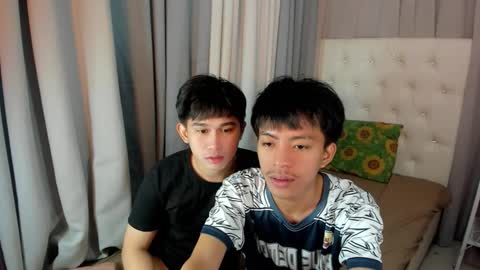 Snapshot of davincihugecock chatting on February 5, 5:06 pm daniel online show from February 5, 5:06 pm