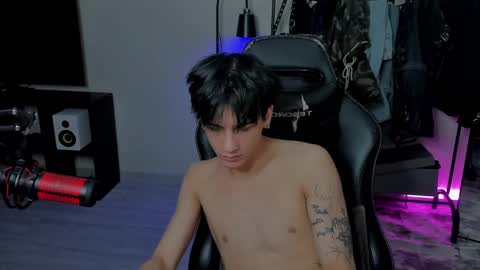 davis online show from February 10, 7:26 am