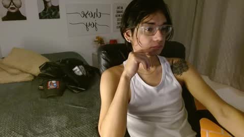 Snapshot of davoxer chatting on October 12, 3:16 am davoxer online show from October 12, 3:16 am
