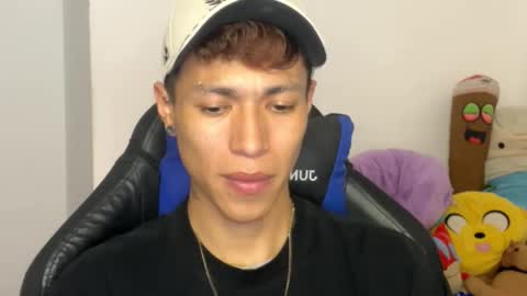 Snapshot of daxonreyy_ chatting on March 3, 8:09 am Daxon online show from March 3, 8:09 am
