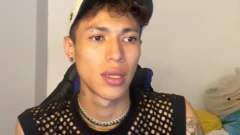 Snapshot of daxonreyy_ chatting on March 5, 7:26 am Daxon online show from March 5, 7:26 am