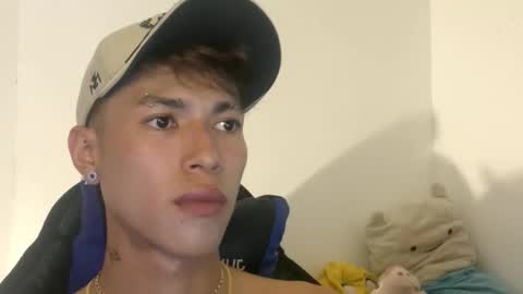 Snapshot of daxonreyy_ chatting on March 22, 6:50 am Daxon online show from March 22, 6:50 am