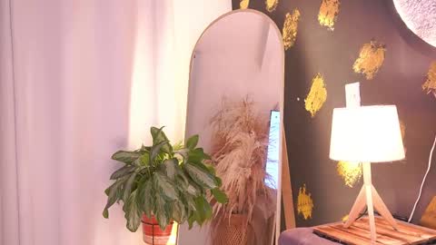 Snapshot of day_wilkint chatting on December 1, 12:48 am Day Wilkinht online show from December 1, 12:48 am