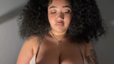 Snapshot of dayqueen1 chatting on July 14, 10:21 am dayqueen1 online show from July 14, 10:21 am