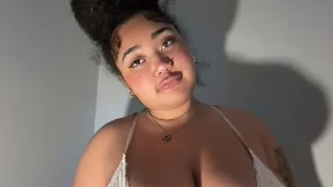 Snapshot of dayqueen1 chatting on July 20, 10:39 am dayqueen1 online show from July 20, 10:39 am