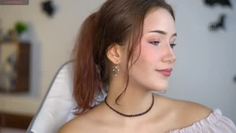 Snapshot of dazy_88 chatting on November 20, 3:39 am Dazy My Fansly online show from November 20, 3:39 am