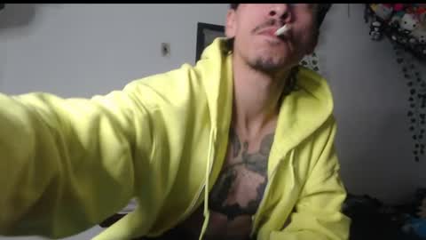 Snapshot of dazzayyy chatting on June 10, 10:14 am dazzayy online show from June 10, 10:14 am