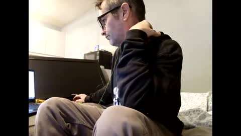 Dazzill online show from January 11, 7:08 pm