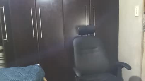 Snapshot of dbnpoizn chatting on January 31, 10:21 pm dbnpoizn online show from January 31, 10:21 pm