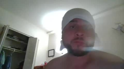 Snapshot of dc_cubano chatting on June 25, 5:23 am Uptkooling online show from June 25, 5:23 am