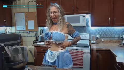 dd_delish online show from April 15, 8:09 pm