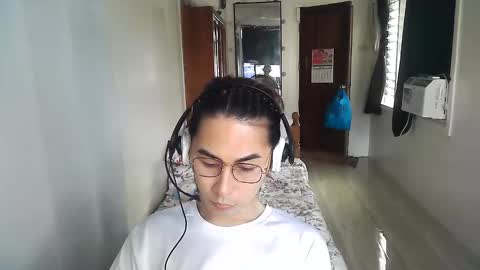 Snapshot of ddemorito10 chatting on May 25, 10:27 pm Targanyen13 online show from May 25, 10:27 pm