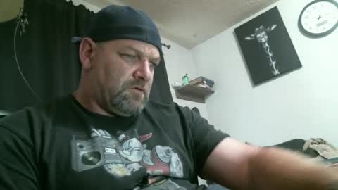 Snapshot of deango831 chatting on February 1, 11:06 pm Deango online show from February 1, 11:06 pm