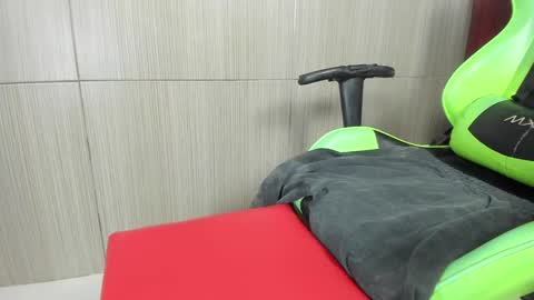 Snapshot of deanlek chatting on January 25, 1:10 am Dean online show from January 25, 1:10 am