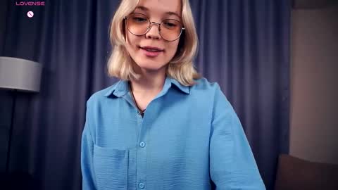 Charlie 18yo online show from October 8, 6:11 am