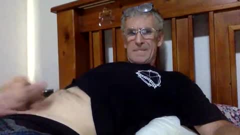 Snapshot of deanofflove2210 chatting on February 25, 7:20 am deanofflove2210 online show from February 25, 7:20 am