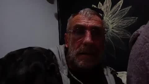 Snapshot of deanofflove2210 chatting on July 18, 9:13 am deanofflove2210 online show from July 18, 9:13 am