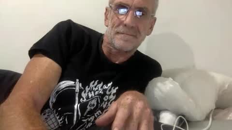 deanofflove221000 online show from February 26, 10:25 am