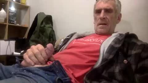 deanofflove221000 online show from April 29, 6:06 am