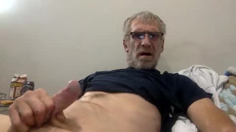 deanofflove221000 online show from May 12, 5:04 am