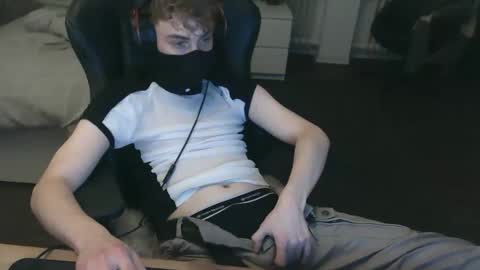 Snapshot of deanparkerx chatting on October 25, 6:35 pm Dean online show from October 25, 6:35 pm