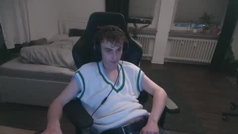 Snapshot of deanparkerx chatting on November 1, 8:00 pm Dean online show from November 1, 8:00 pm