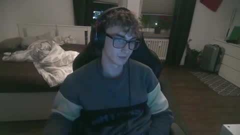 Snapshot of deanparkerx chatting on November 18, 9:41 pm Dean online show from November 18, 9:41 pm