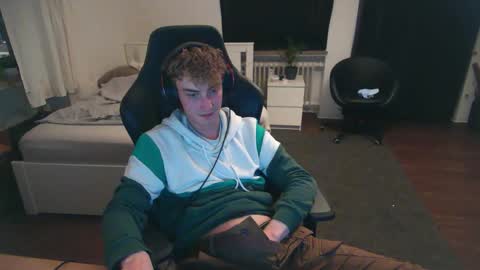 Snapshot of deanparkerx chatting on November 25, 9:26 pm Dean online show from November 25, 9:26 pm