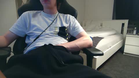 Snapshot of deanparkerx chatting on January 15, 7:28 pm Dean online show from January 15, 7:28 pm