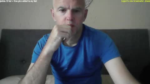 deanthejellybean online show from May 12, 10:45 am