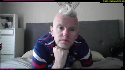 deanthejellybean online show from May 13, 8:01 am