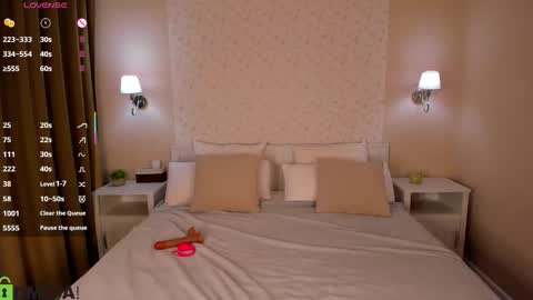 Snapshot of debbie_wools chatting on November 19, 10:54 pm Jennifer online show from November 19, 10:54 pm