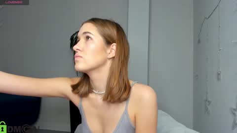 Snapshot of debbie_wools chatting on December 22, 5:04 am Jennifer online show from December 22, 5:04 am