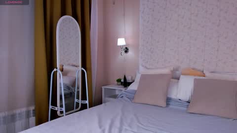 Snapshot of debbie_wools chatting on January 7, 11:29 pm Jennifer online show from January 7, 11:29 pm