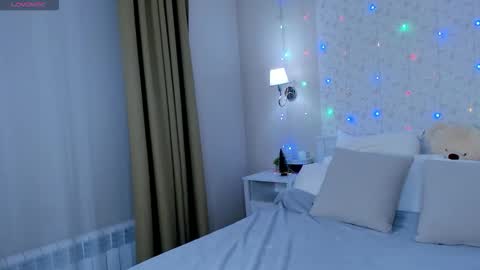 Snapshot of debbie_wools chatting on January 12, 11:32 pm Jennifer online show from January 12, 11:32 pm