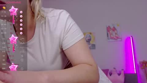 Cherry Pie online show from November 11, 7:03 pm