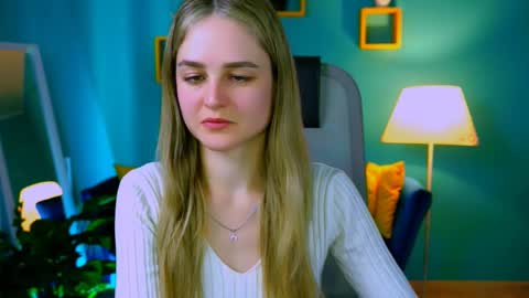 Snapshot of deboralarson chatting on March 9, 8:18 am Debora online show from March 9, 8:18 am