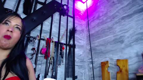 Snapshot of deborass_bdsm chatting on December 29, 12:34 pm DEBORA online show from December 29, 12:34 pm