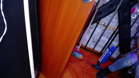 Snapshot of deborass_bdsm chatting on December 30, 6:27 pm DEBORA online show from December 30, 6:27 pm