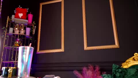 Snapshot of deeadiamond chatting on March 6, 8:08 am Deea online show from March 6, 8:08 am