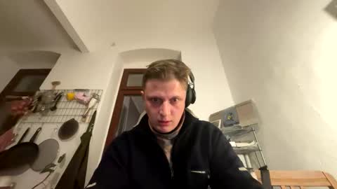 Snapshot of deep_long_vibes chatting on December 15, 11:20 pm deep_long_vibes online show from December 15, 11:20 pm