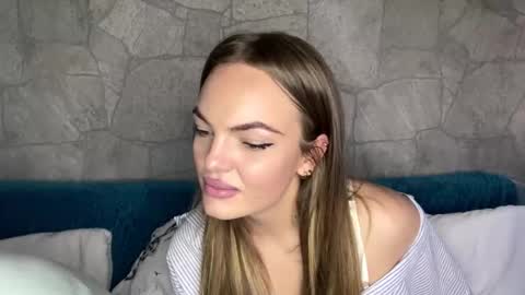 deeplookscouple online show from October 7, 1:19 pm