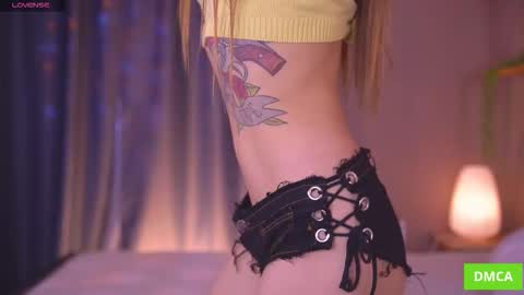 Snapshot of deeptalkss_ chatting on November 20, 8:14 am Eva online show from November 20, 8:14 am