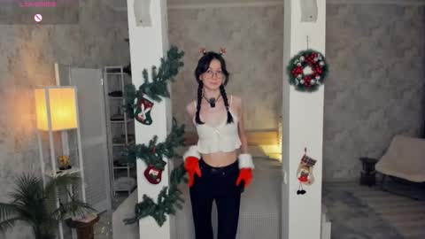 Snapshot of defeded_lovee chatting on December 22, 7:33 pm Amy online show from December 22, 7:33 pm