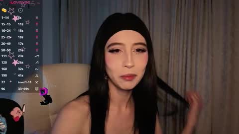 Stephanie.e  online show from November 27, 4:03 am