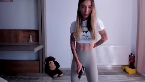 Snapshot of deidi_sweet chatting on January 4, 8:17 am Di online show from January 4, 8:17 am