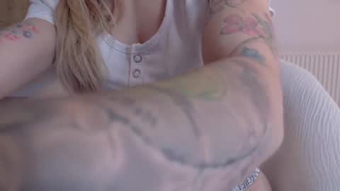 Snapshot of deidi_sweet chatting on February 27, 10:26 am Di online show from February 27, 10:26 am