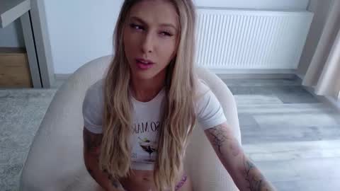 Snapshot of deidi_sweet chatting on October 24, 12:12 pm Di online show from October 24, 12:12 pm