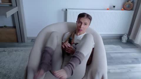 Snapshot of deidi_sweet chatting on November 4, 12:15 pm Di online show from November 4, 12:15 pm